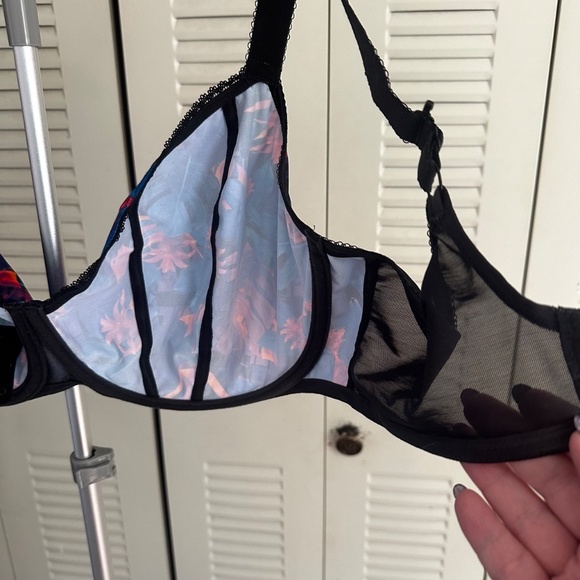 Elomi Blue and Pink Floral Bra - Picture 13 of 14